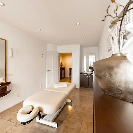 Burghotel Staufeneck 5* 살라크