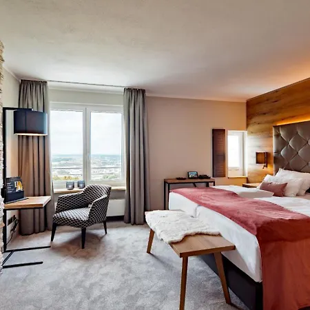 Burghotel Staufeneck 호텔 살라크