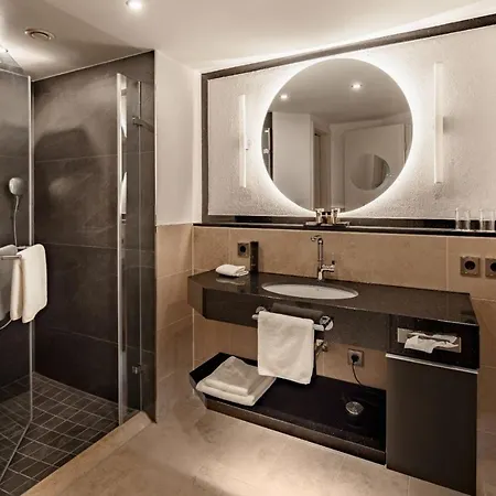Burghotel Staufeneck ホテル