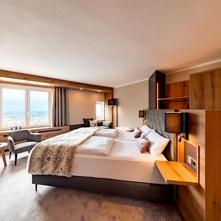 Hotel Burghotel Staufeneck