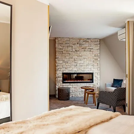 Burghotel Staufeneck ホテル