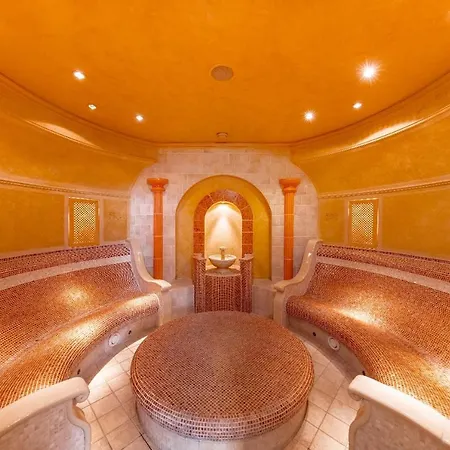 Burghotel Staufeneck 호텔