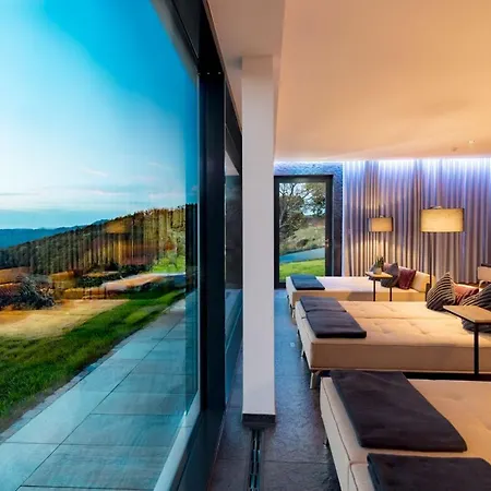 Burghotel Staufeneck 호텔 5*