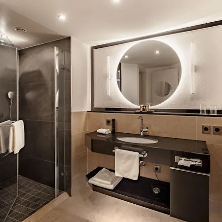 Burghotel Staufeneck ホテル