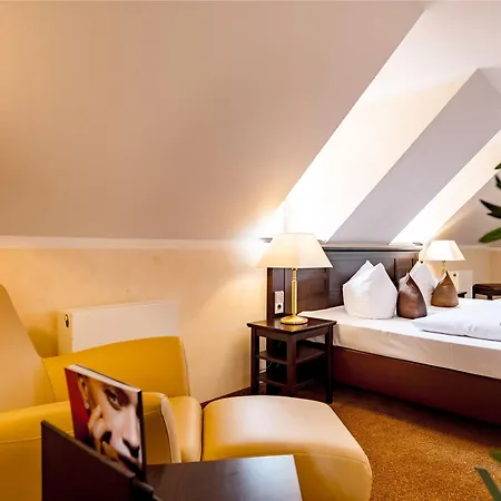 Hotel Burghotel Staufeneck
