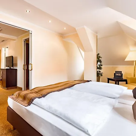 Hotel Burghotel Staufeneck 5*