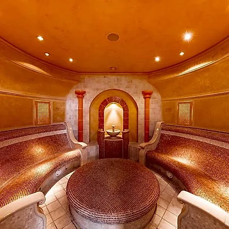 Burghotel Staufeneck 5*